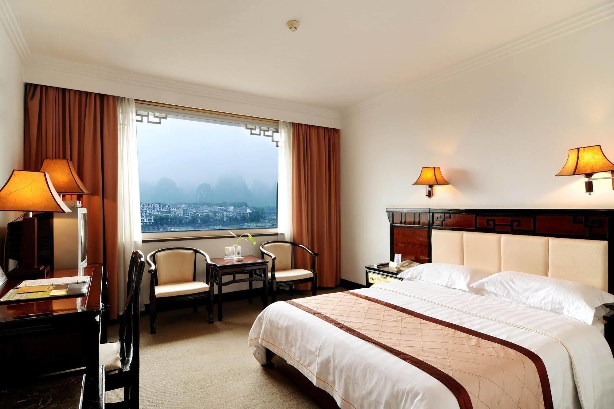 Sovereign Hotel Yangshuo Guilin Exterior photo